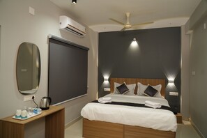 Grand Double Room | Desk, laptop workspace, iron/ironing board, free WiFi - ELEGANT RESIDENCY (Coimbatore)