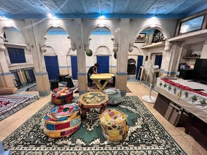 Coin salon dans le hall