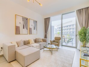 Deluxe Apartment, Balcony, City View | Living area