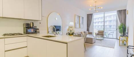 Deluxe Apartment, Balcony, City View | Private kitchen