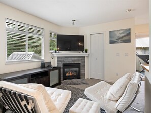 スマートテレビ、暖炉