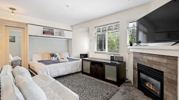 1 bedroom, iron/ironing board, free WiFi, bed sheets