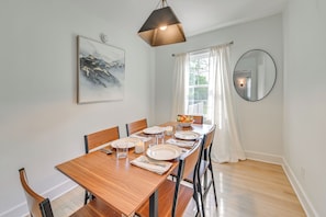 Dining - 3 Mi to Dtwn: Updated Home w/ Hot Tub in Lexington (Lexington)