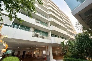 Unclassified image, 2 of 15, button - CIVIC PARK Exclusive Apartment (Bangkok)