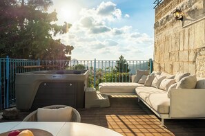 Terrace/patio - Jacuzzi Terrace Home by Sea N' Rent (Jerusalem)