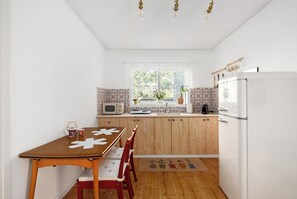 House, Mountain View | Private kitchen | Coffee/tea maker, electric kettle