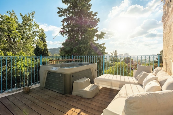 Jacuzzi Terrace Home By Sea N' Rent - Jerusalem