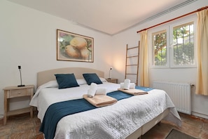 4 quartos, ferros/tábuas de passar roupa, Wi-Fi, roupa de cama