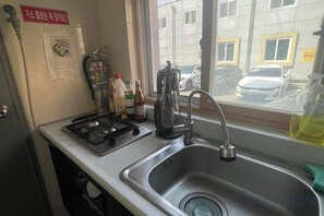 Private kitchen - GwangJu SunFlower Hostel (Gwangju)
