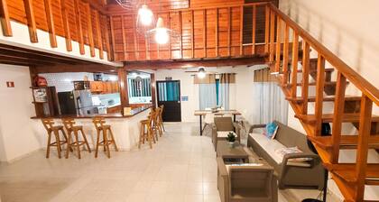 Cottage for family or friends in quiet residential neighborhood. 3 km from downtown.