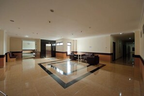 Unclassified image, 4 of 15, button - Hotel Derawan Indah (Bugis)