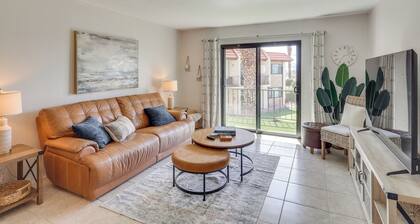 < 2 Mi to London Bridge: Chic Condo w/ Pool Access