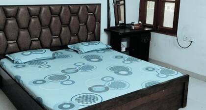 Spacious Peaceful Apartment for Two Families in Lucknow