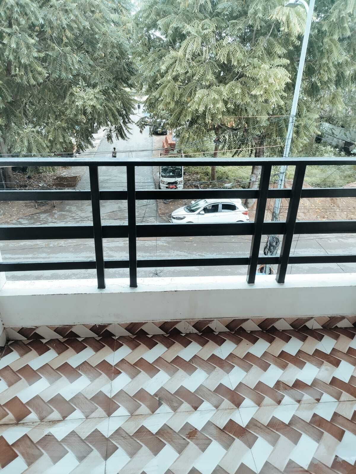 Apartment, 2 Bedrooms, Smoking, Balcony | Parking | Free self-parking