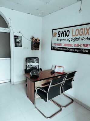 Apartment, 2 Bedrooms, Smoking, Balcony | Living area