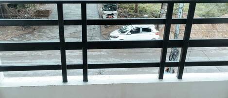 Apartment, 2 Bedrooms, Smoking, Balcony | Parking