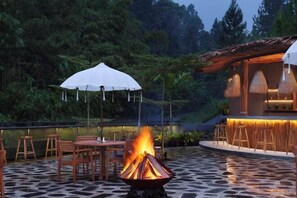 Coffee shop - Joglo Ageng Guci Tegal (Bumijawa)