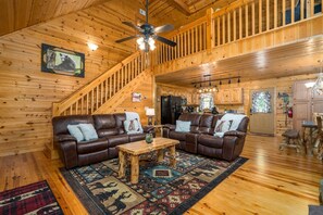 Smart-TV, Kamin, Tischfußball, Bücher