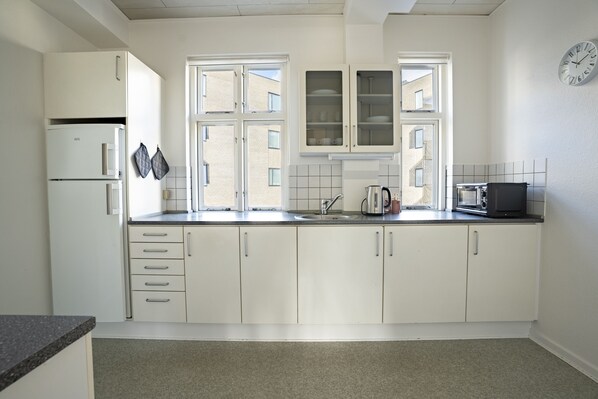 Classic Apartment, Courtyard View | Private kitchen - Holstebro Apartments (Holstebro)