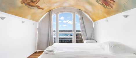 Appartement Penthouse, vue sur la ville | Bureau, espace de travail pour ordinateurs portables