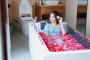 Cots/infant beds - Lemon Tree Hotel Bali (Bali)