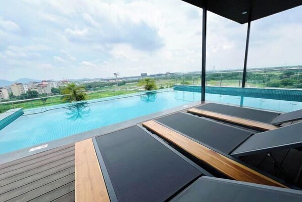 Outdoor pool - BLUE SKY NOI BAI HOTEL & POOL (Hanoi)