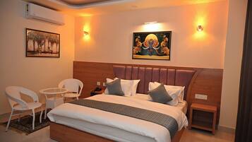 Espacio para trabajar con laptop y wifi gratis