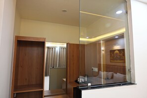 패밀리룸 | 옷장