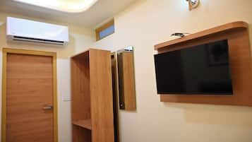 Comfort Room | Wardrobe