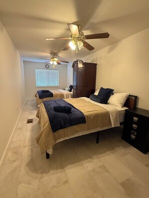 3 chambres, bureau, fer et planche à repasser, Wi-Fi gratuit