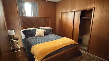 4 habitaciones, tabla de planchar con plancha, wifi y ropa de cama