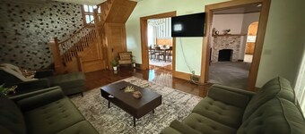 Unique spacious 4 bedroom located in the heart of Holdrege close to everything