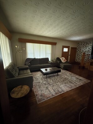 Télévision, cheminée