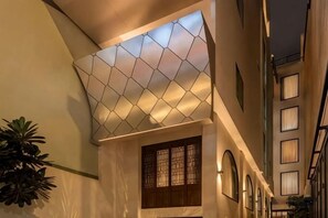 Unclassified image, 4 of 26, button - Express by M Village Vo Van Kiet, a brand of Modern Village Lifestyle (Ho Chi Minh City)