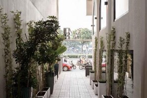 المنشأة من الداخل