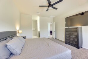 3 Schlafzimmer, Schreibtisch, Bügeleisen/Bügelbrett, Internetzugang