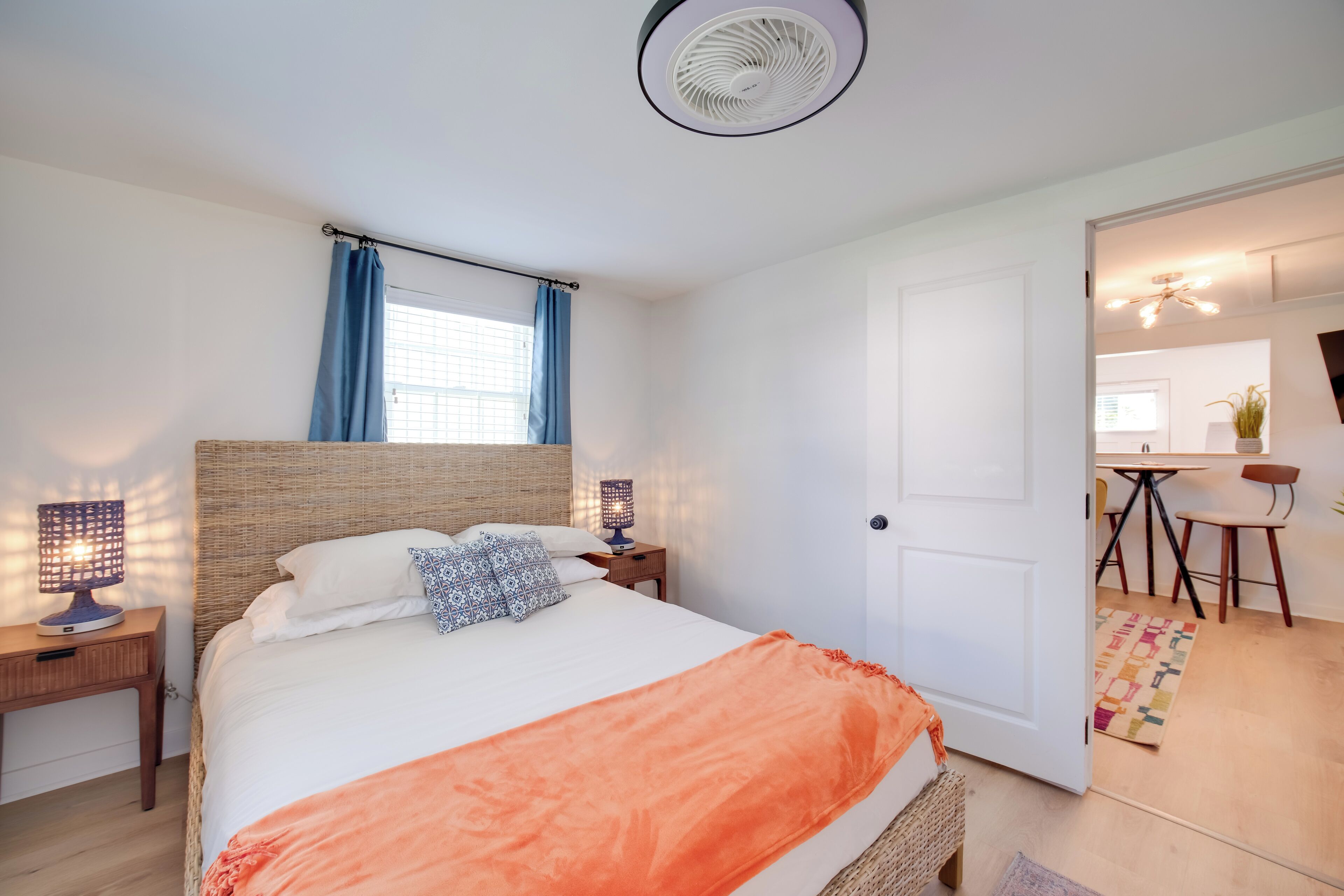 1 chambre, fer et planche à repasser, accès Internet, draps fournis