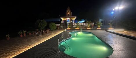 Indoor pool, outdoor pool