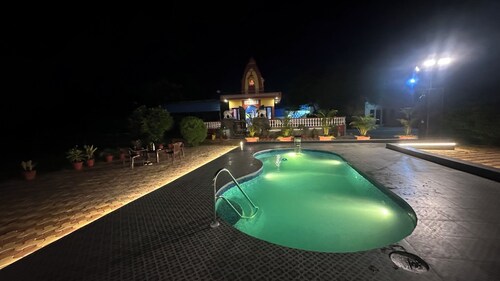 Shreejee The Farm | Huge Farm•Pool•Party•Desi Fun