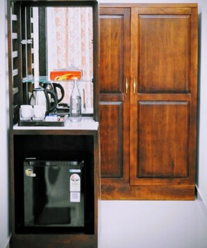 Luxury Triple Room, Balcony | Interior detail