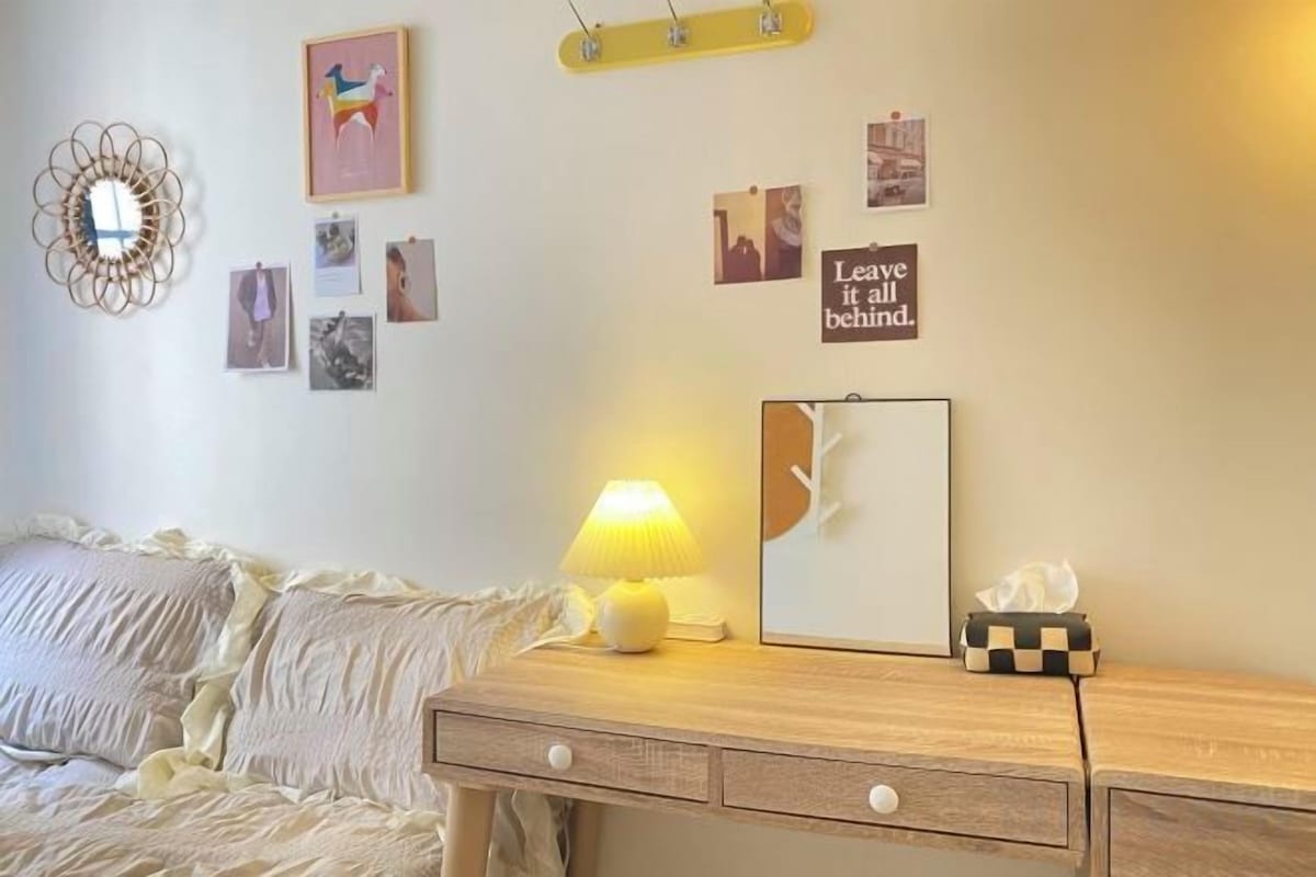Morning Room(shared Bathroom)