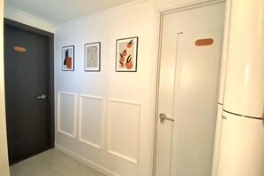 Exterior - RED PANDA COMMERCE (Seoul)