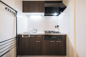 House | Private kitchen | Full-size fridge, microwave, stovetop, cookware/dishes/utensils