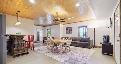 LR Views/HotTub/FastWIFI/Families/Hiking/Orchards