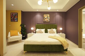 2 chambres, coffre-fort, bureau, fer et planche à repasser