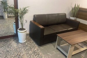 الإطلالة من المنشأة