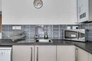Refrigerador, microondas y lavavajillas 
