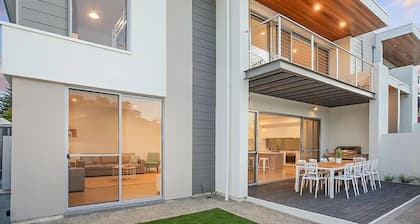 AtlantisâCoastal Retreat near Horseshoe Bay