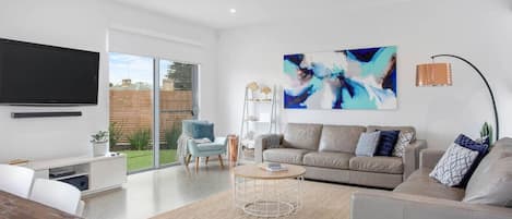 Smart TV, table tennis, books, stereo