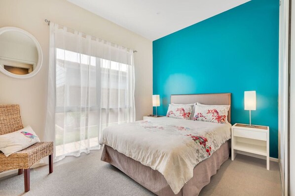 3 bedrooms, desk, iron/ironing board, free WiFi